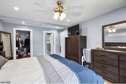 42 Wells Ct, Bloomfield, NJ 07003 - Photo 16