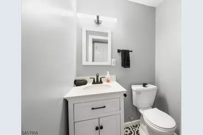 42 Wells Ct, Bloomfield, NJ 07003 - Photo 14