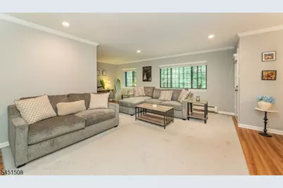 4 B-C Foxwood Dr #C, Morris Plains, NJ 07950 - Photo 8