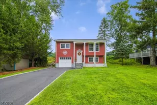 35 Lorettacong Dr, Jefferson Township, NJ 07849 - Photo 1