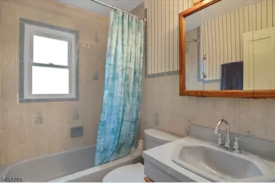 35 Lorettacong Dr, Jefferson Township, NJ 07849 - Photo 10