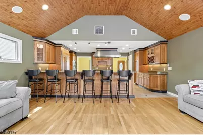 1526 N Stiles St, Linden, NJ 07036 - Photo 8
