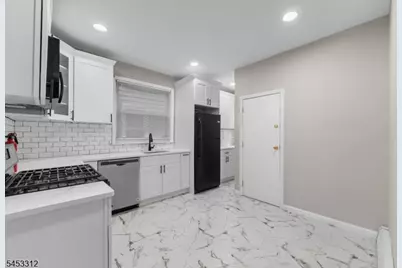 185 N 18th St, East Orange, NJ 07017 - Photo 8