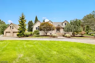 312 Naughright Rd, Washington Township, NJ 07853 - Photo 2