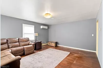 97 Elberon Ave, Hawthorne, NJ 07506 - Photo 4