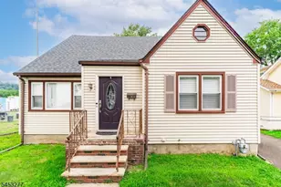 97 Elberon Ave, Hawthorne, NJ 07506 - Photo 2