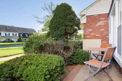 16 Yarmouth Ct, Scotch Plains Township, NJ 07076 - Photo 10
