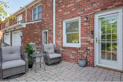 16 Yarmouth Ct, Scotch Plains Township, NJ 07076 - Photo 2