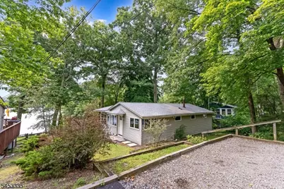 101 W Shore Dr, Hampton Township, NJ 07860 - Photo 18