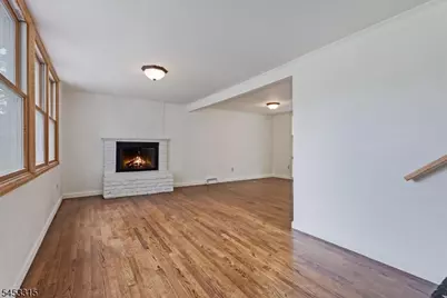 52 Hilltop Trl, Sparta Township, NJ 07871 - Photo 4