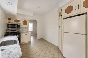 271 Travers Pl, Lyndhurst Township, NJ 07071 - Photo 6