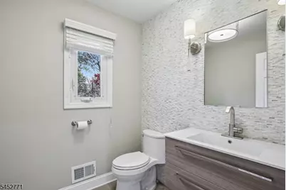 9 Burlington Rd, Livingston, NJ 07039 - Photo 16