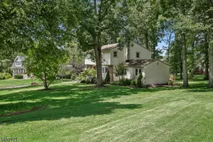9 Burlington Rd, Livingston, NJ 07039 - Photo 2