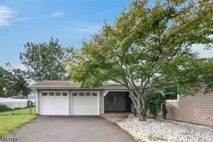 32 Lebed Dr, Franklin Township, NJ 08873 - Photo 20
