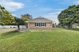 32 Lebed Dr, Franklin Township, NJ 08873 - Photo 2