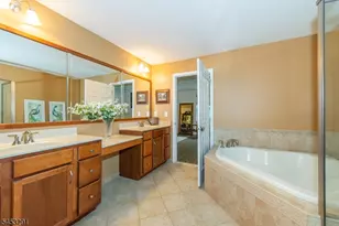15 Julia Pl, Mount Olive, NJ 07828 - Photo 20