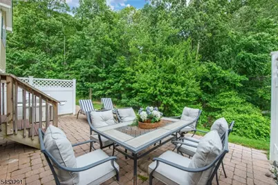 15 Julia Pl, Mount Olive, NJ 07828 - Photo 2