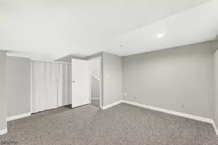 135 Hollow Oak Ct, Hillsborough Township, NJ 08844 - Photo 24