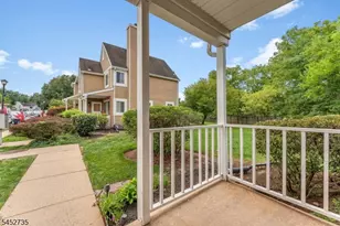 135 Hollow Oak Ct, Hillsborough Township, NJ 08844 - Photo 4