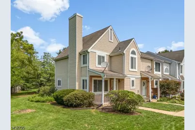 135 Hollow Oak Ct, Hillsborough Township, NJ 08844 - Photo 2