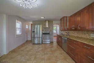 211 Bradford Ave, Linden, NJ 07036 - Photo 10
