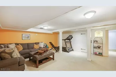 100 Mali Dr, North Plainfield, NJ 07062 - Photo 26