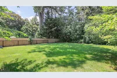 100 Mali Dr, North Plainfield, NJ 07062 - Photo 30