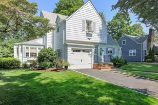 100 Mali Dr, North Plainfield, NJ 07062 - Photo 1