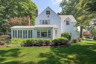 100 Mali Dr, North Plainfield, NJ 07062 - Photo 2