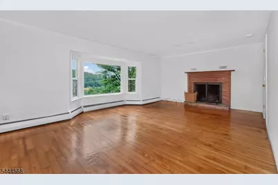 32 Hoffmans Crossing Rd., Lebanon Township, NJ 07830 - Photo 2