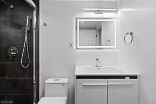 142 Riverbend Dr, North Brunswick Township, NJ 08902 - Photo 28