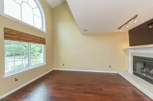 8 Ashley Ct, Bedminster Township, NJ 07921 - Photo 6