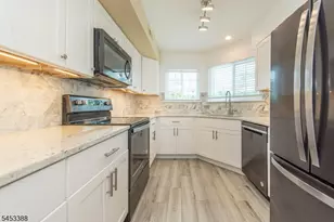 8 Ashley Ct, Bedminster Township, NJ 07921 - Photo 10