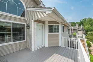 8 Ashley Ct, Bedminster Township, NJ 07921 - Photo 2