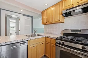41 Beekman St, Bloomfield, NJ 07003 - Photo 8