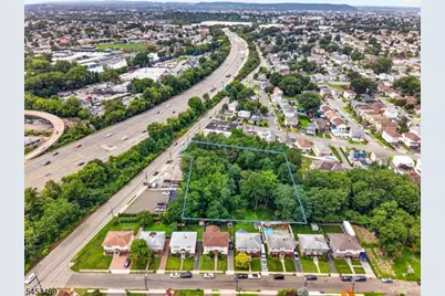 251 Molnar Dr, Elmwood Park, NJ 07407 - Photo 4