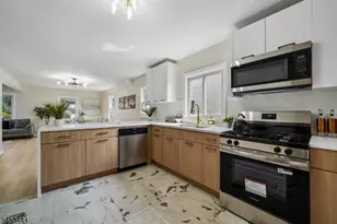 124 Woodruff Pl, Hillside, NJ 07205 - Photo 4