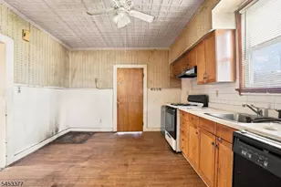 223 Montgomery St, Bloomfield, NJ 07003 - Photo 16