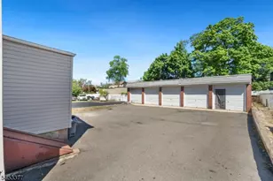 223 Montgomery St, Bloomfield, NJ 07003 - Photo 24