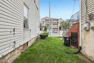 22 Hecker St, Newark, NJ 07103 - Photo 26