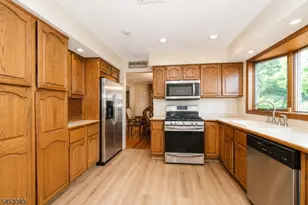 472 Summit Rd, Mountainside, NJ 07092 - Photo 14