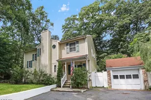 36 Maple Lake Rd, Kinnelon, NJ 07405 - Photo 2