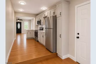52 Park Ave, Flemington, NJ 08822 - Photo 1