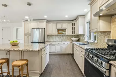 650 Ridgewood Rd, Maplewood, NJ 07040 - Photo 14