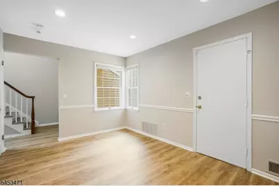 54 Eton Ct, Bedminster Township, NJ 07921 - Photo 4