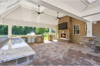 65 Washington Valley Rd, Warren Township, NJ 07059 - Photo 2