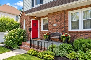 17 Ferncliff Rd, Bloomfield, NJ 07003 - Photo 2