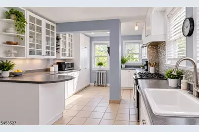 17 Ferncliff Rd, Bloomfield, NJ 07003 - Photo 12