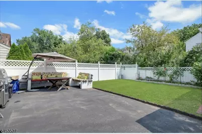 17 Ferncliff Rd, Bloomfield, NJ 07003 - Photo 16