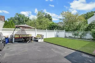 17 Ferncliff Rd, Bloomfield, NJ 07003 - Photo 16